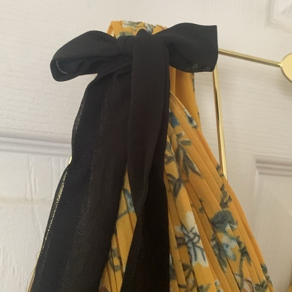 Lulus Yellow & Blue Pleated Maxi Dress Size L - Picture 8 of 14